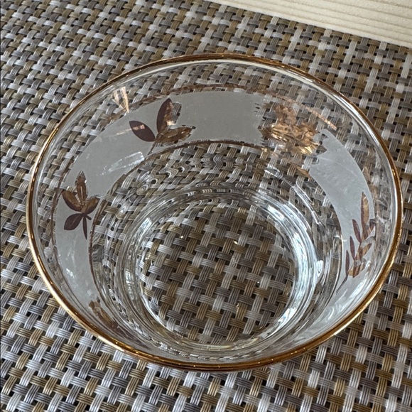 Libbey Frosted and Golden Leaf Pattern Serveware Set - Picture 11 of 14